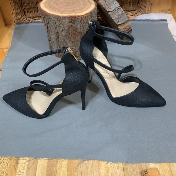 Jessica Simpson Black Heels. Size 7M - Picture 6 of 8